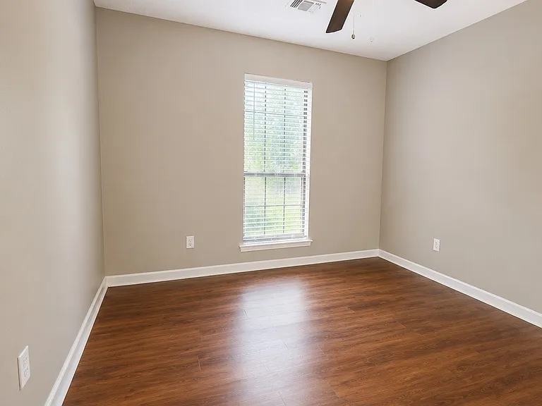 1214 Camellia Woods Ct — Photo 8