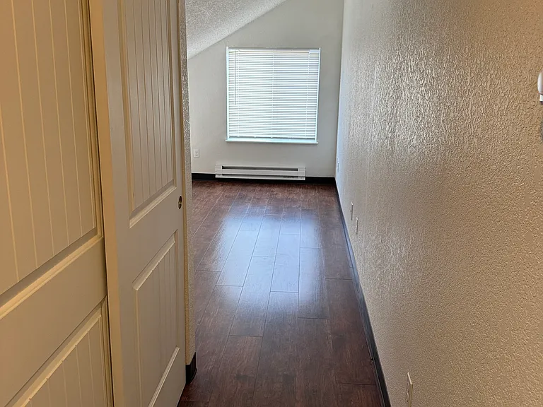1025 W Entiat Ave #D16 — Photo 10