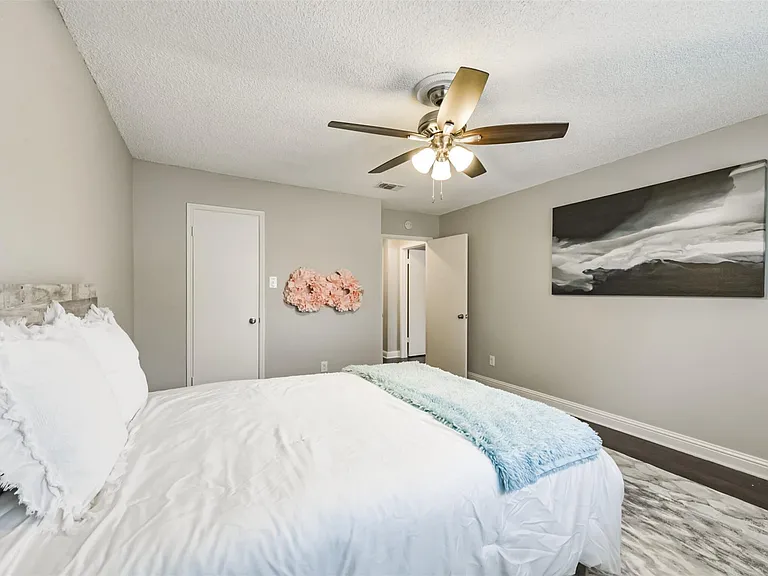 14111 Misty Meadow Ln — Photo 32