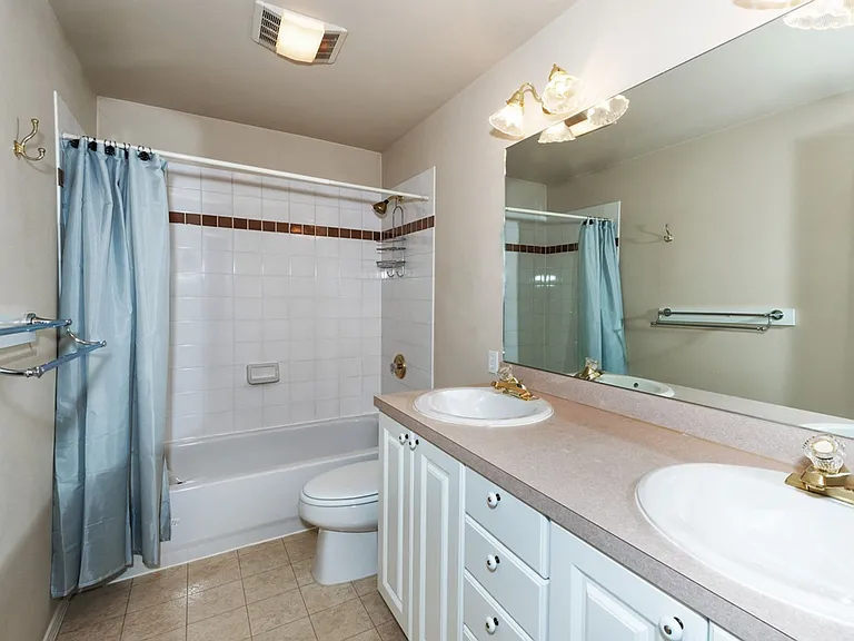 5423 Cape Seville Dr — Photo 17
