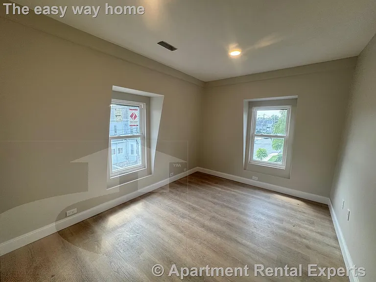 72 Washington St #2 — Photo 9