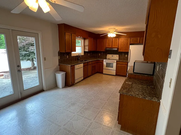 6006 Grey Fox Ln — Photo 6