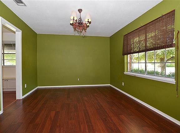 5th image of 729 Silverstone Dr