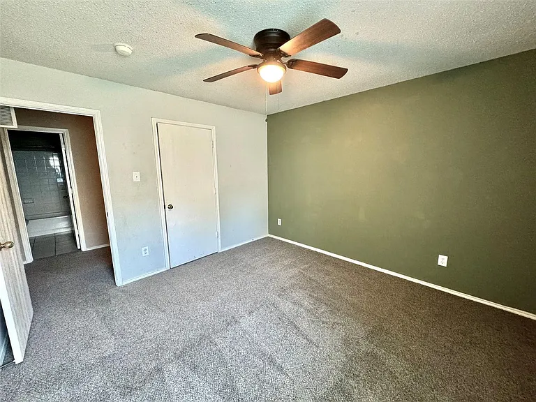 1012 Margaret Dr — Photo 10