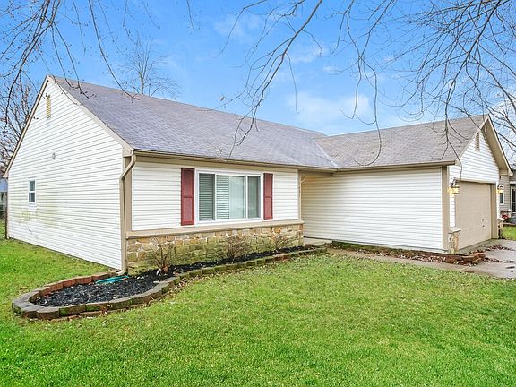 3rd image of 1451 Rebecca Ln