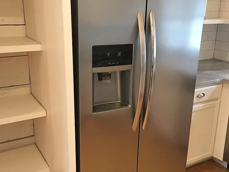 Side by side refrigerator
