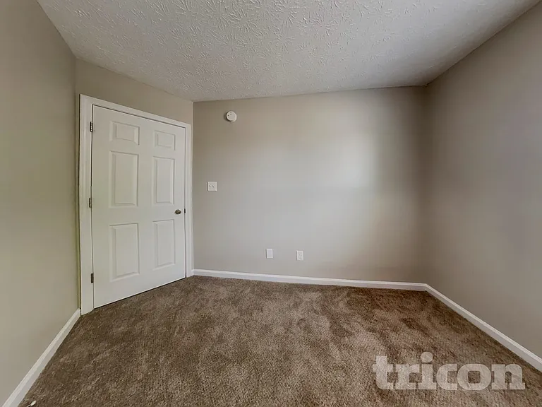 215 Comet Ct — Photo 12