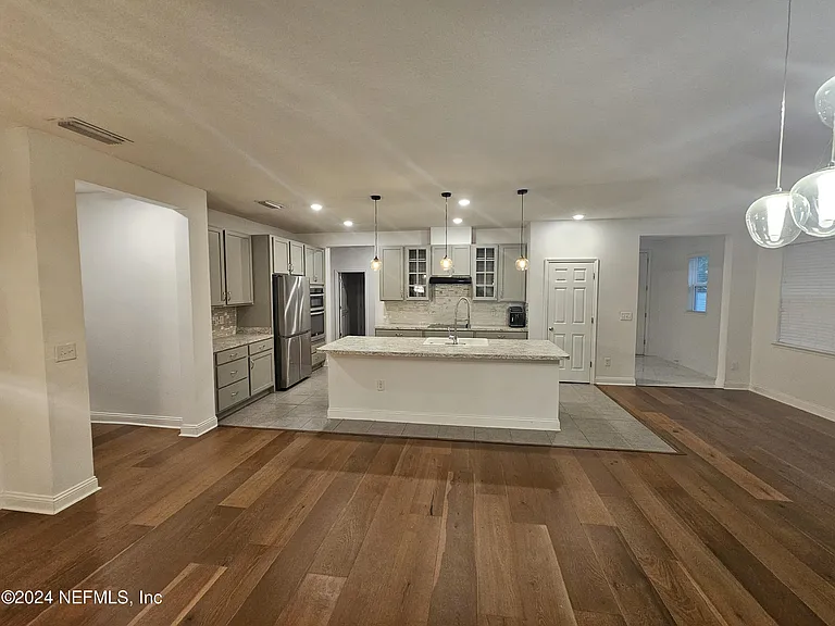 371 Heritage Oaks Dr — Photo 4