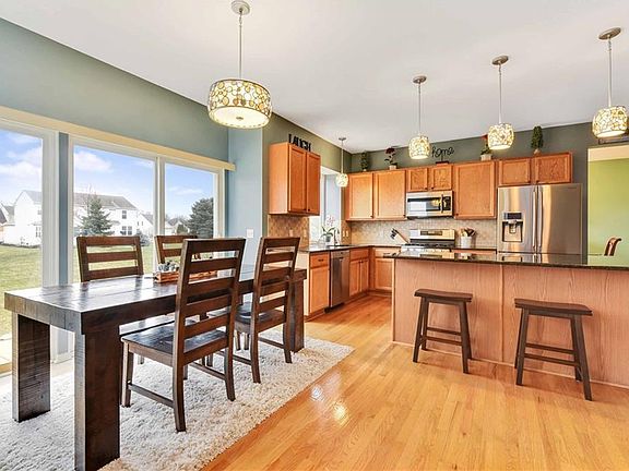 5th image of 35983 Bentley Dr