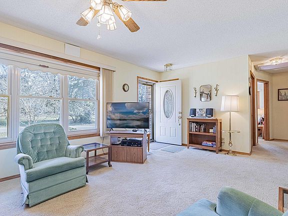 5th image of 230 Jims Rd