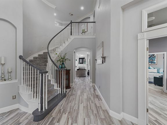 4th image of 4489 Mira Vista Dr