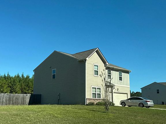 3rd image of 131 Coldwater Way