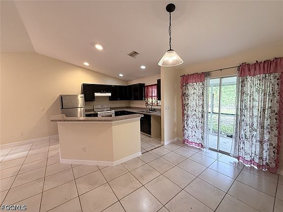 3rd image of 305/307 Harry Ave S