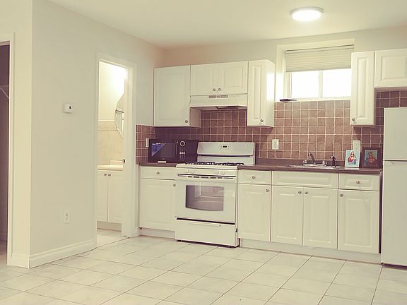 5th image of 187 Mosely Ave #2