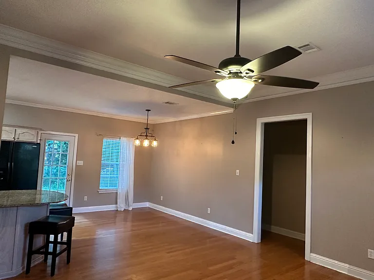 714 Hidden Oaks Dr — Photo 8