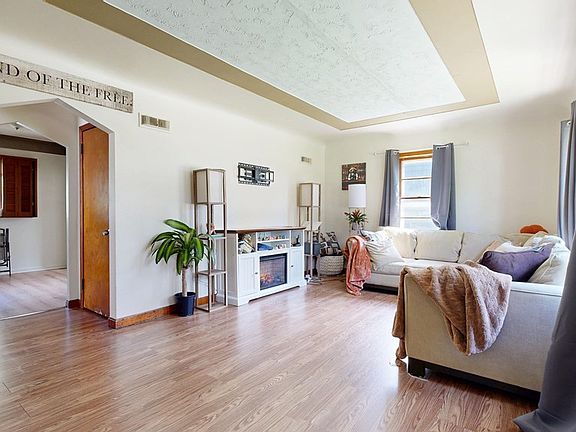 4th image of 516 Burns St