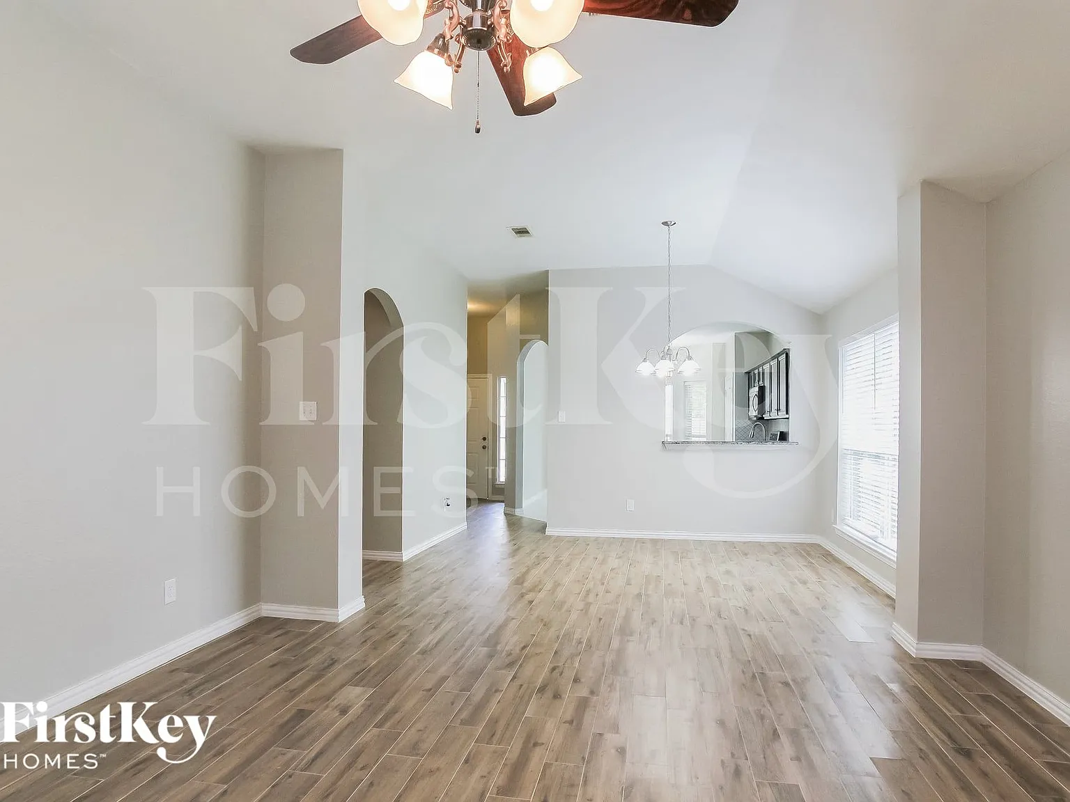 3 bed, 2.0 bath, 1520 sqft, $1,960 — Photo 4