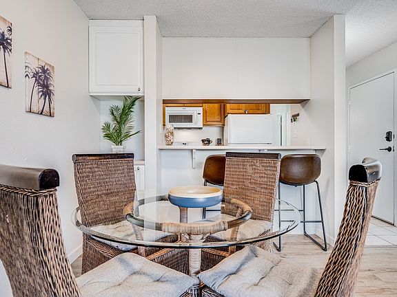 4th image of 1299 Uluniu Rd APT C110