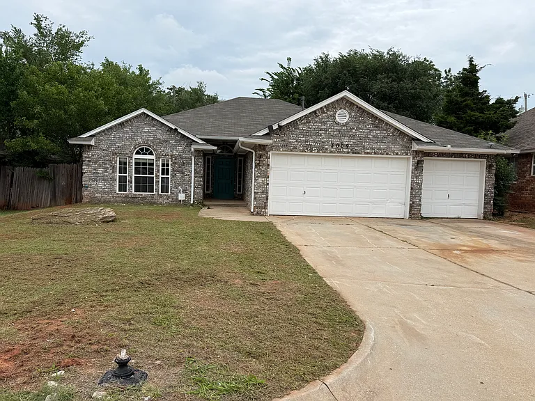 3005 Kaeylee Ln — Photo 1