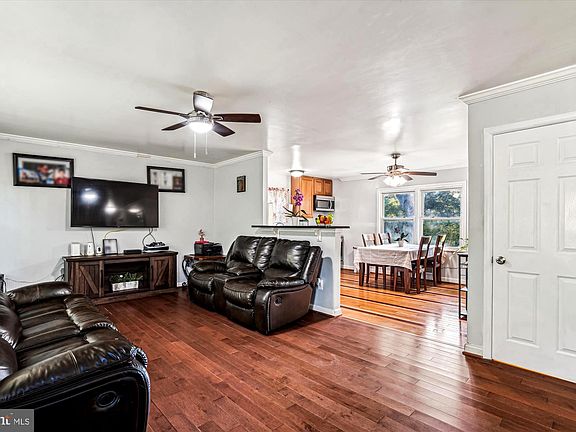 5th image of 9507 Castle Dr