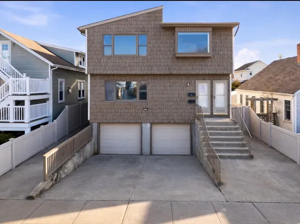 360 W Fulton St #1, Long Beach, NY 11561