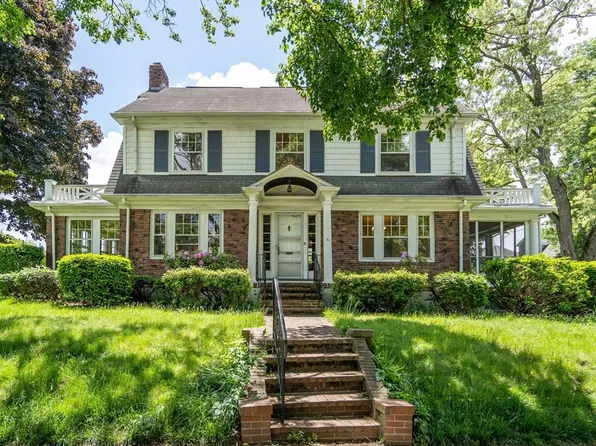61 Washington St, Belmont, MA 02478