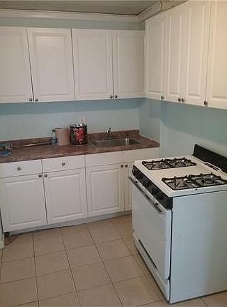 2nd image of 7 Edgewood Ter #1
