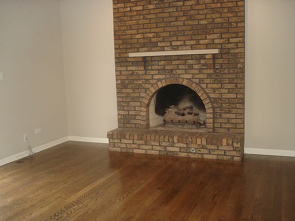 5th image of 215 N Whispering Hills Dr