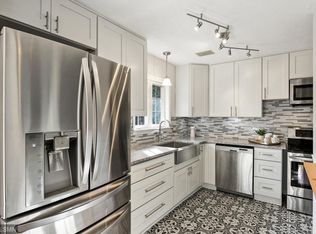 724 Cheyenne Ln, Mendota Heights, MN 55120