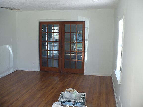 4th image of 406 McKenzie Pl