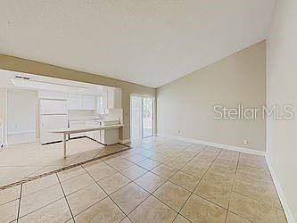 3rd image of 107 Colyer Dr