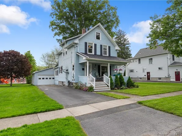 30 N Maple St, Warsaw, NY 14569