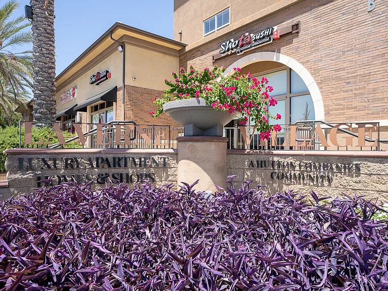 La Verne Village Luxury Apartment Homes — Photo 19