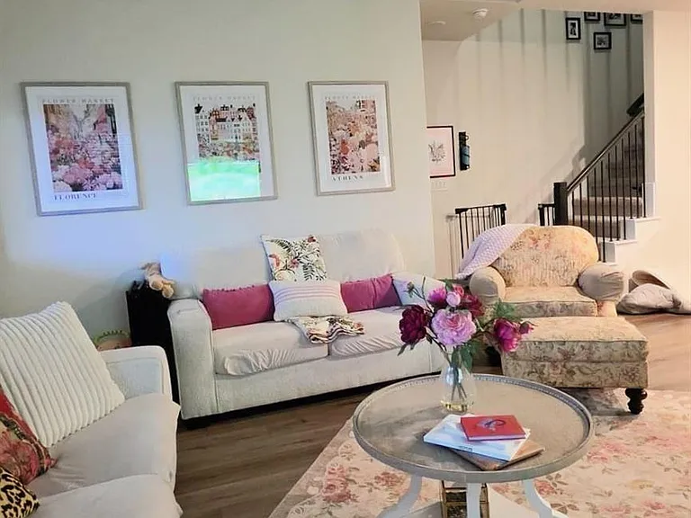 221 Travis Ln — Photo 11