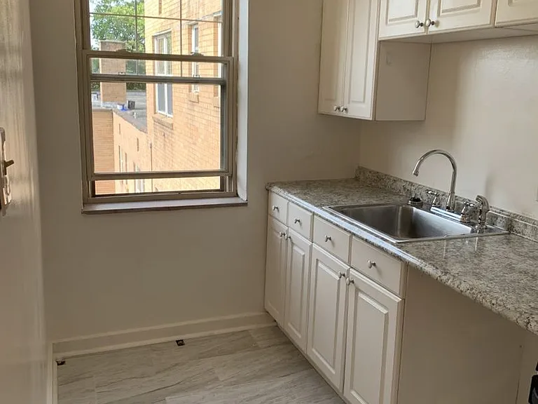 5506 Fifth Avenue — Photo 126
