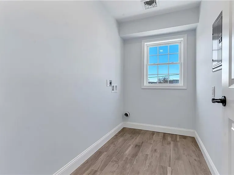 10 Anthony Ave #2 — Photo 19