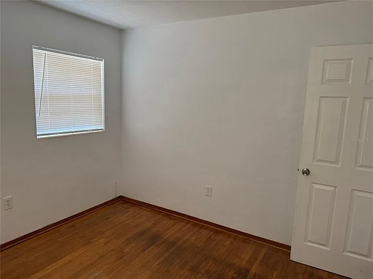 1247 Lakeview Dr — Photo 18