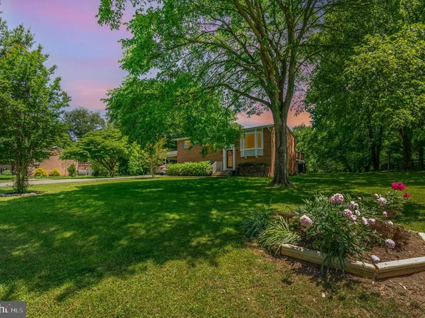 8216 Seneca View Dr, Gaithersburg, MD 20882