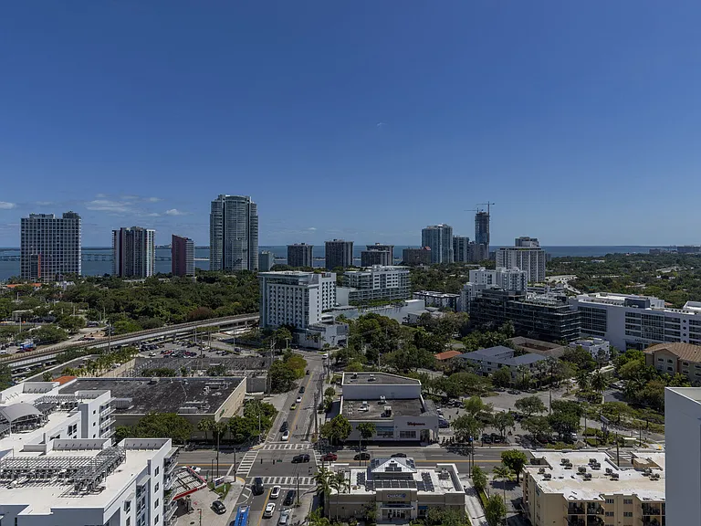 Maizon Brickell — Photo 62