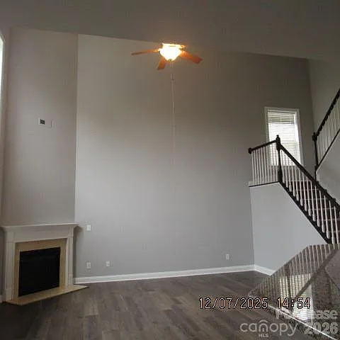 8520 Dargan Ln — Photo 3