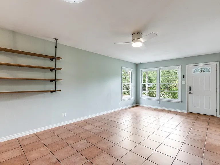 11504 Oakwood Dr — Photo 7