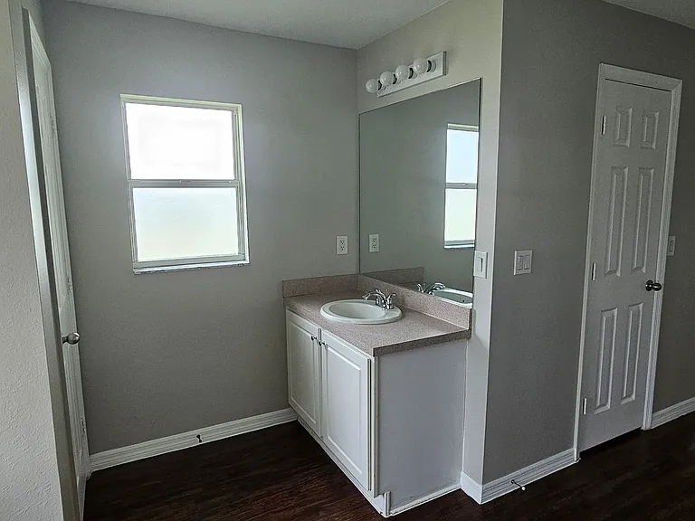 1530 SW 19th Ave — Photo 18