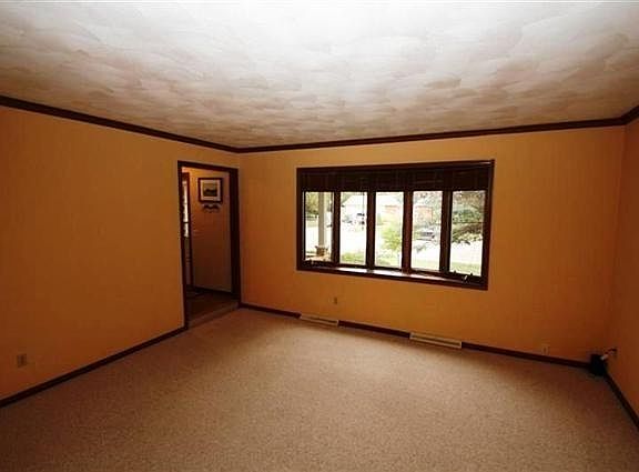 5th image of 5410 Valley Dr