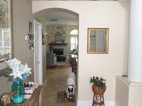 4th image of 34 Meadow Brooke Ln