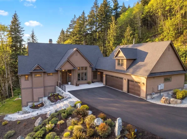 17345 Olympic Pl, Mount Vernon, WA 98274