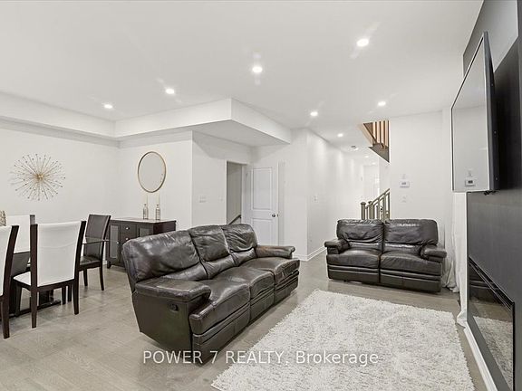4th image of 94 Conarty Cres