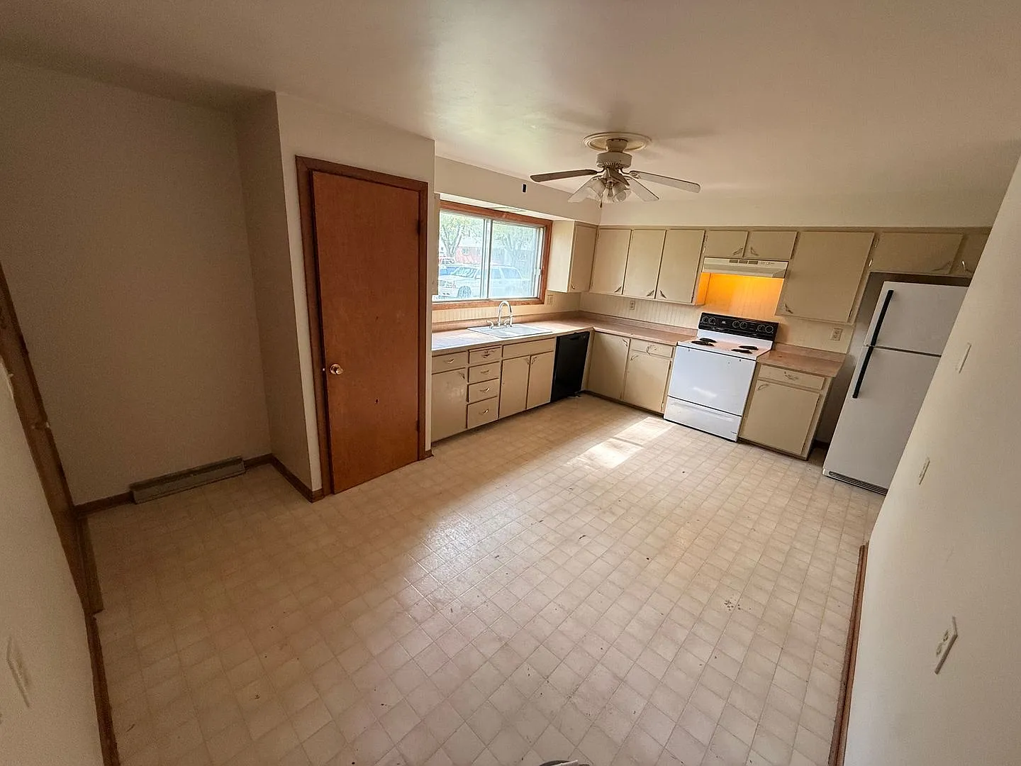 2231 Wickham Avenue — Photo 2