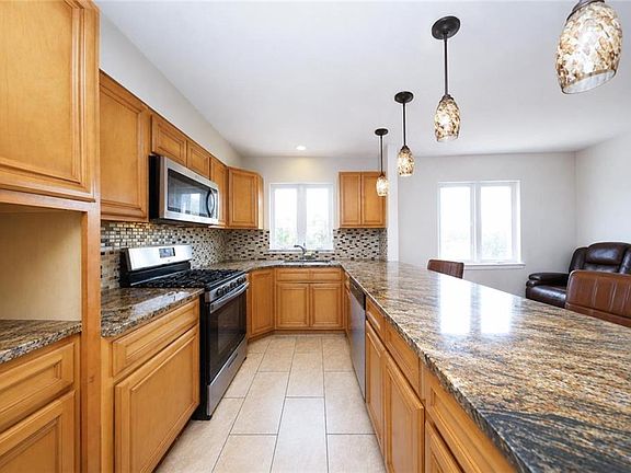4th image of 2048 E 54th St