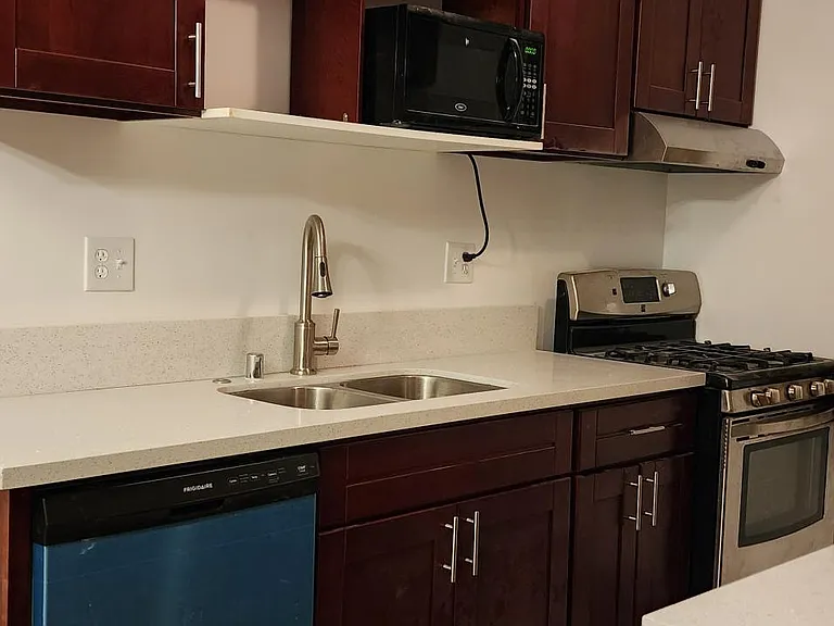 4848 Elmwood Ave #3 — Photo 7