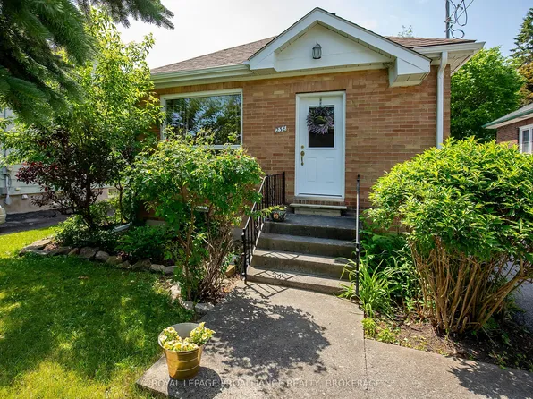 238 Mack St, Kingston, ON K7L 1P7